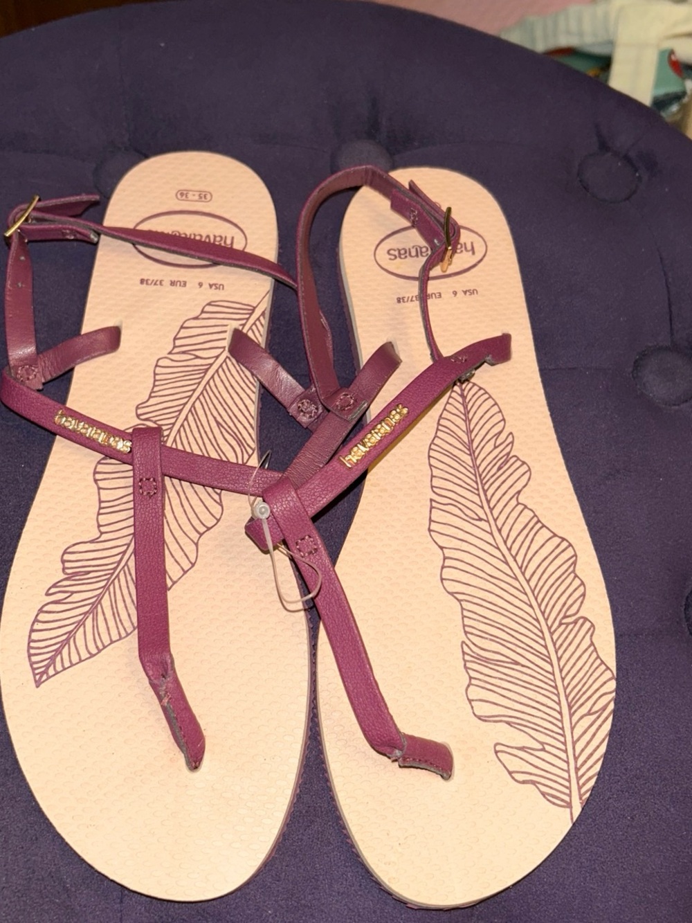 Havaianas- RARE - with Leather T-Straps in pink & plum